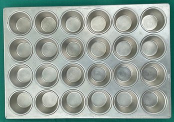 Large 24pc Muffin Pan - Chicago Metallic Co.