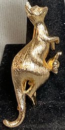 Vintage Gold Tone Napier Kangaroo & Joey Brooch/Pin