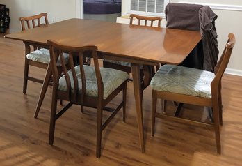 Beautiful Mid Century Danish Walnut Dining Room Table & 4 Chairs W/ 2 Leaves & Table Pads - Pickup North Haven