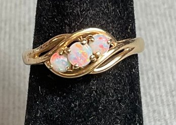 Beautiful 14k Gold & Opal Ring