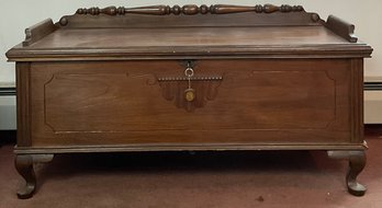 Vintage Lane Cedar Chest W/ Original Skeleton Key