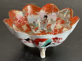 Antique Japanese Kutani Porcelain Three Footed Bowl