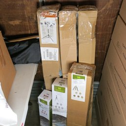 3 Magnus Tripods, 3 Auray Light Stands