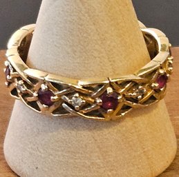 Vintage Yellow 14k Givenchy Yellow Gold Garnet And Diamond Ladies Ring 5g.