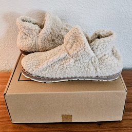 L.L. Bean Cozy Slipper Ladies Booties Size 9M