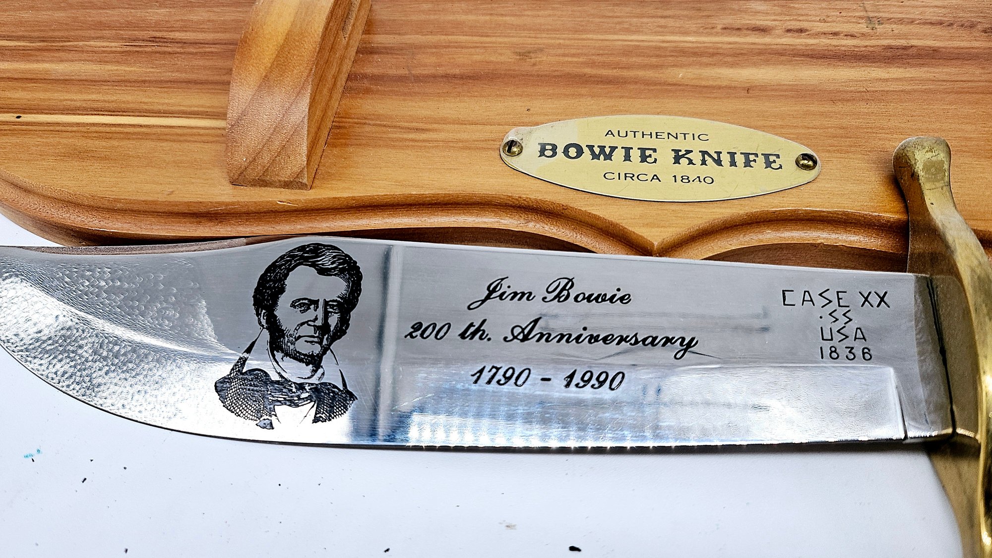 Case XX USA 1836 Hunter Vintage Jim Bowie 200th Anniversary Knife