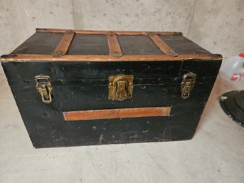 Antique Trunk With Tray-metal Hardware 32x17x19 Tall - Some Of Whining Paper Is Coming Loose