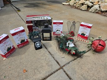 Christmas - Tree Path Lights, Mini Lights, Lanterns, Metal Angel