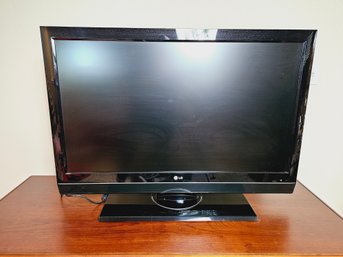 LG TV 42-in Screen-works