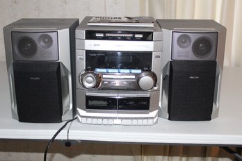 Phillips Cassette Radio With Two External Speakers