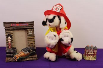 Texaco Fire Dog, Picture Frame, Courthouse Figurines