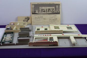 1960 Buddy L Texaco Toy Service Station