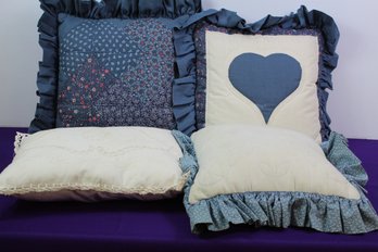 4 Decorative Pillows