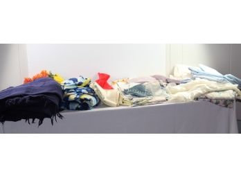 Assortment Of Sheets (full Size), Bedspread, Two Bath Towels, One Hand Towel, Two Tote Bags, Small Quilt