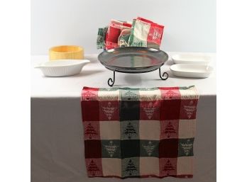 Black Serving Plate With Stand, Wood Bowl, 11 Christmas Hand Towels