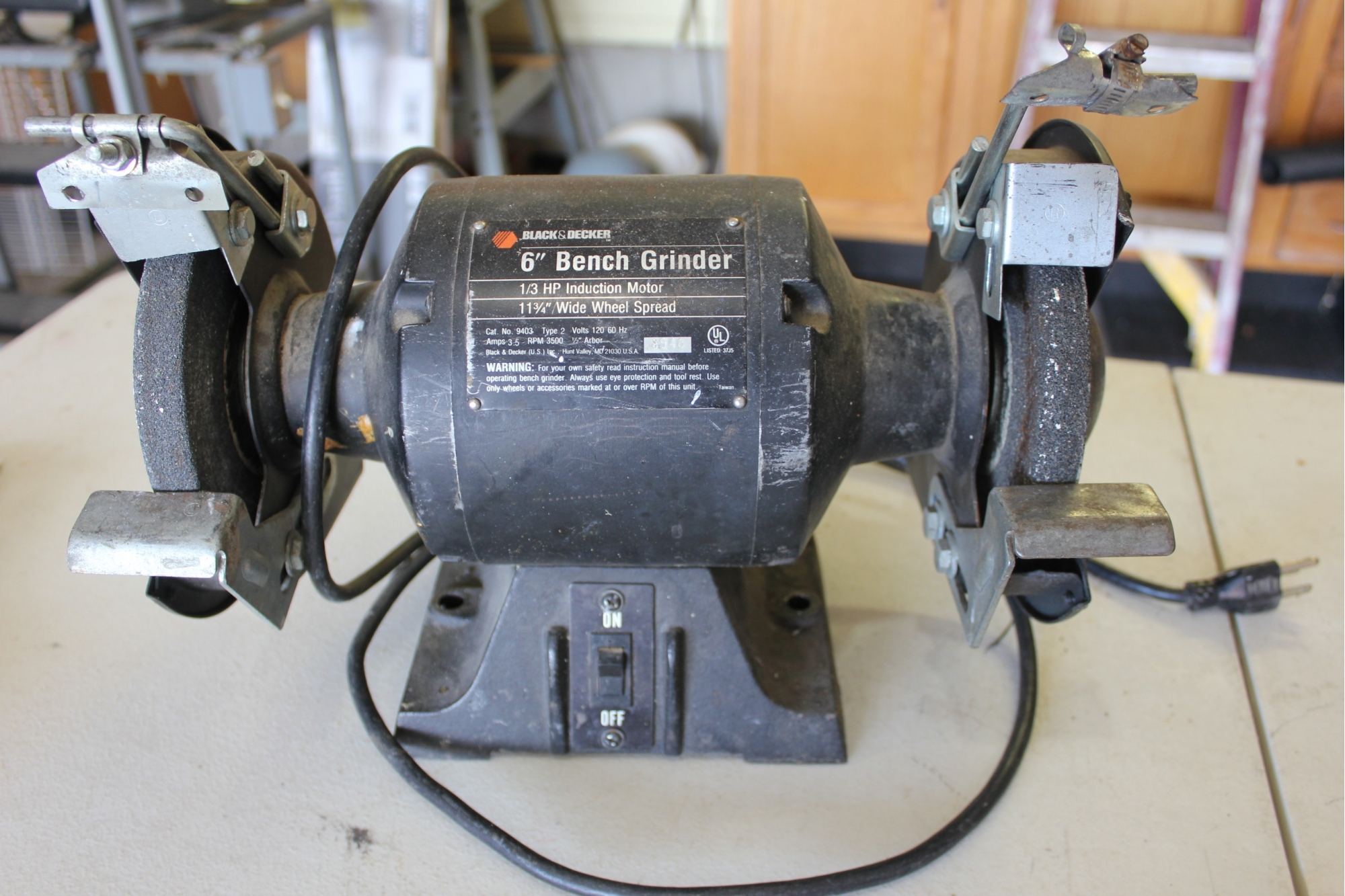 Black Decker 1/3 Horsepower Bench Grinder #14860