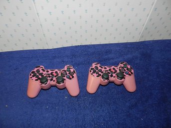 PAIR OF WIRELESS SONY PS3 PINK CAMO CONTROLLERS