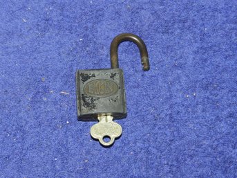 VINTAGE ELGIN PADLOCK WORKING WITH KEY