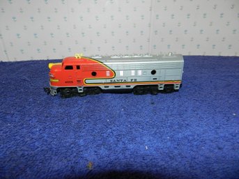 TYCO SANTA FE 4015 HO ENGINE MODEL TRAIN