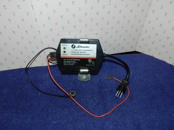 SCHUMACHER 12 VOLT BATTERY CHARGER MAINTAINER