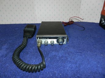 COBRA 19 CB RADIO WITH MICROPHONE
