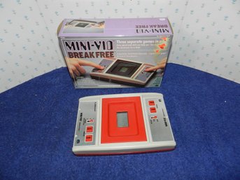 VINTAGE MINI-VID BREAK FREE HANDHELD VIDEO GAME IN ORIGINAL BOX TESTED