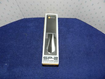 M GEAR PRO AUDIO UNIVERSAL ORGAN SUSTAIN PEDAL NEW