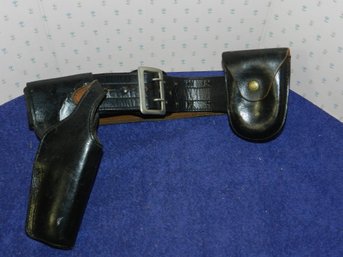 Vintage Bianchi B1 Belt W/ Cathey 8K916 9mm Holster And Ammo Pouch