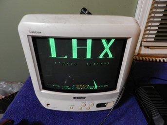 VINTAGE SEGA GENESIS 16 BIT CONSOLE W/ CONTROLLERS POWER AND AV CORD TESTED