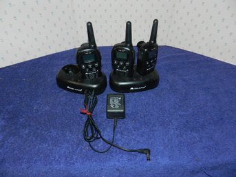 SET OF 3 MIDLAND XTRA TALK LXT500 2 WAY RADIOS W/ CHARGING BASES TESTED