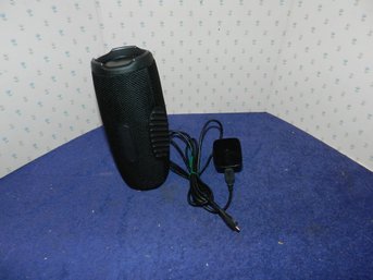 WIRELESS BLUETOOTH PORTABLE SPEAKER WITH CHARGER