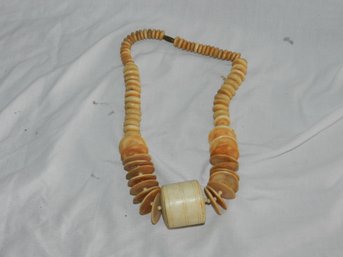 VINTAGE BONE? PLASTIC? ASIAN STYLE NECKLACE