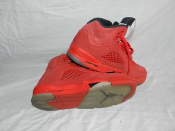 PAIR RED MICHAEL JORDAN HIGH TOP SNEAKERS SIZE 7Y