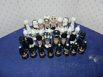 CERAMIC CHESS SET ALL 32 PIECES LOOKS HAND PAINTED