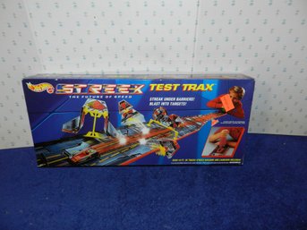 VINTAGE 1991 HOT WHEELS STREEX TEST TRAX NEW IN BOX