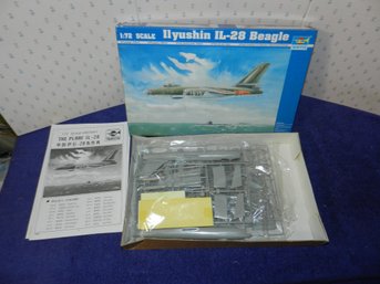 TRUMPETER ILYUSHIN IL-28 BEAGLE MODEL KIT 01604