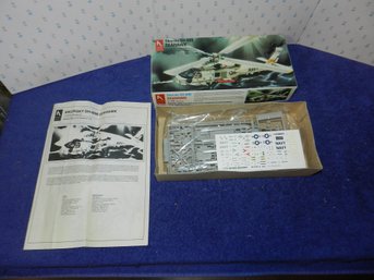 HOBBY CRAFT SIKORSKY SH-60B SEAHAWK MODEL KIT HC2203
