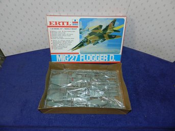 ERTL MIG-27 FLOGGER D MODEL KIT 8428