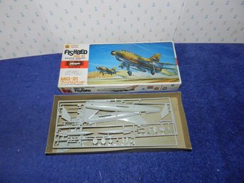 HASEGAWA MIG-21 FISHBED MODEL KIT C002:450