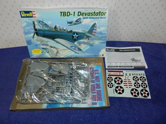 REVELL TBD-1 DEVASTATOR W/ BOOK MODEL KIT 85-6875