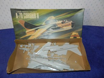 AURORA LING TEMCO VOUGHT A-7D CORSAIR MODEL KIT