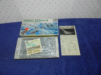 HASEGAWA AIRCRAFT WEAPONS III AIR TO AIR MISSILES MODEL KIT X72