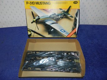 TESTORS P-51D MUSTANG MODEL KIT 587