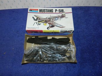 MONOGRAM MUSTANG P-51B MODEL KIT 6806