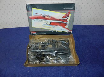 MONOGRAM F-20 TIGERSHARK MODEL KIT 5445