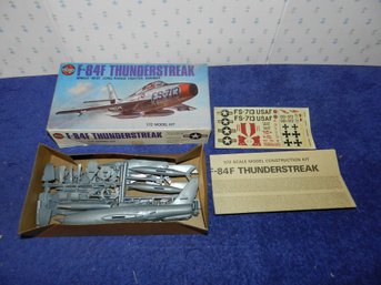 AIRFIX F-84F THUNDERSTREAK MODEL KIT 3022 COMPLETE