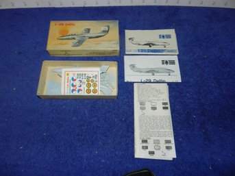 CZECHOSLOVAKIA L-29 DELFIN MODEL KIT