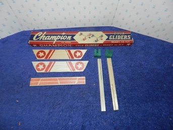 VINTAGE CHAMPION BALSA WOOD TWIN GLIDERS IN BOX