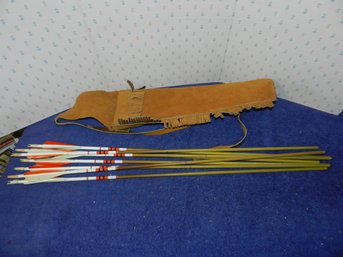 LEATHER QUIVER WITH ARROWS