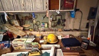 Vintage Hand Braces, Saws And Wood-handled Tools